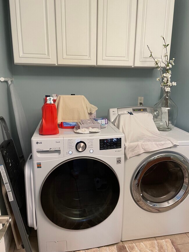 Washer/Dryer included - 20 Princeton St