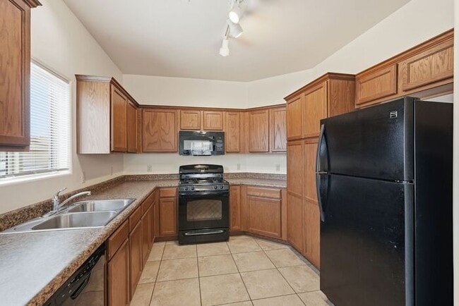 Building Photo - 6658 S Stone Fly Dr