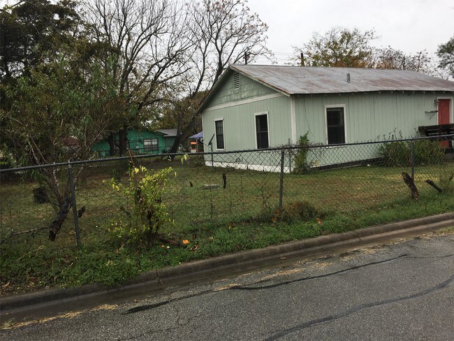 Primary Photo - 1100 Chihuahua St
