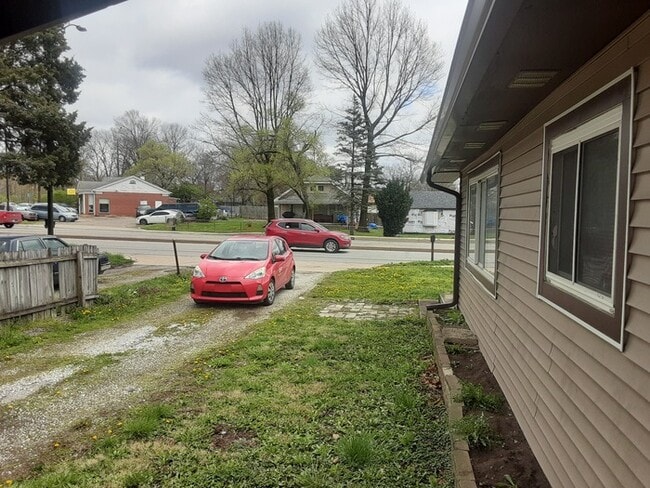 Building Photo - Nice 3 Bedroom Ranch w/ 2 Car Garage in Pe...