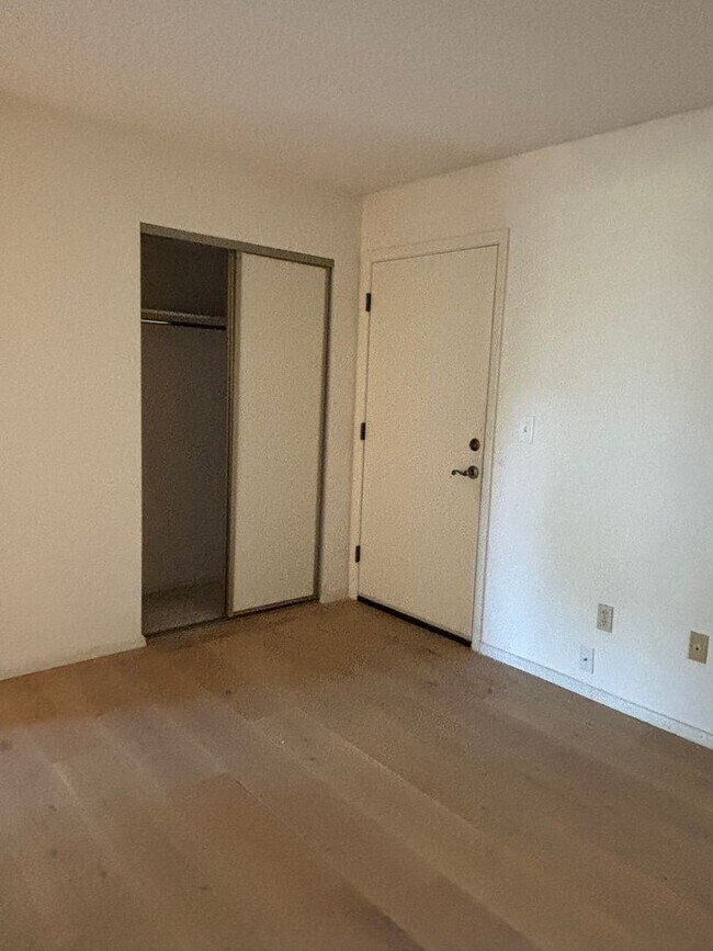 Building Photo - Spacious 3 bedroom Long Term Unfurnished home in Leisure World a 45+ Active Adult Resort Community