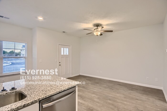 Building Photo - 130 Carver Ln