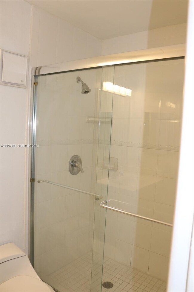 Building Photo - 8005 SW 107th Ave