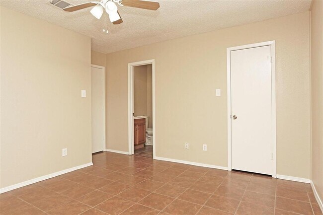 Building Photo - 22518 John Rolfe Ln