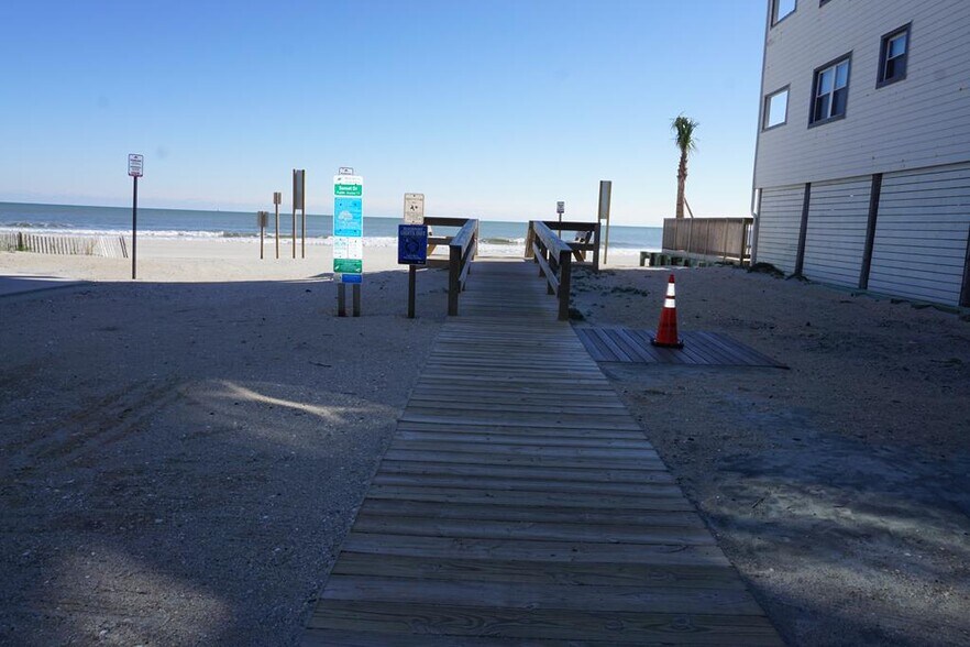 one block from beach access - 131 Sunset Dr
