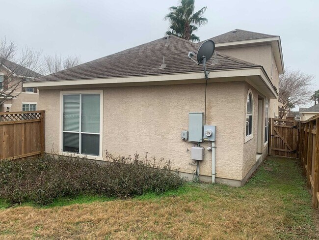 Building Photo - *COMING SOON* Gated Community: 3-Bedroom with Upstairs Loft, Fenced Backyard & Prime Location!
