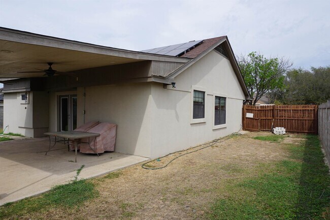 Building Photo - 8810 Crossway Dr