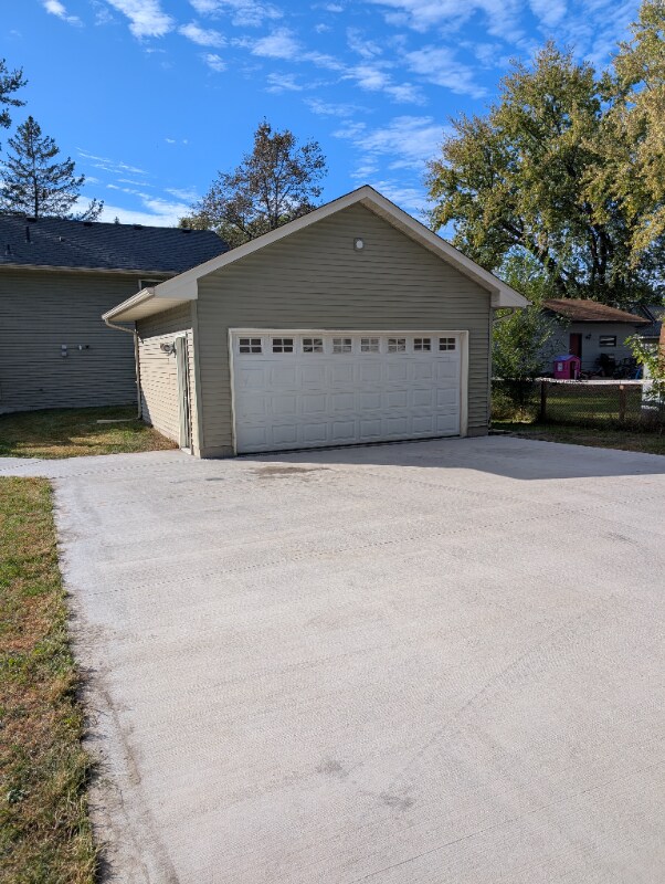 Building Photo - 1010 7th Ave N