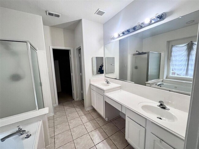 Building Photo - 5707 Windy Knoll Ln