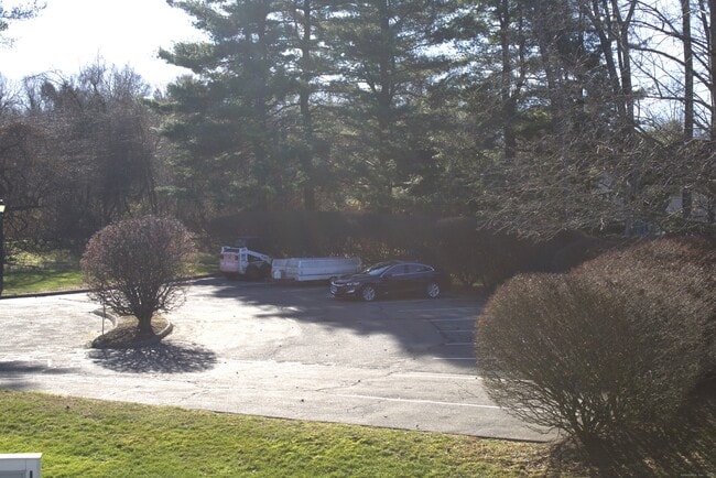 Building Photo - 607 Spring Meadow Rd