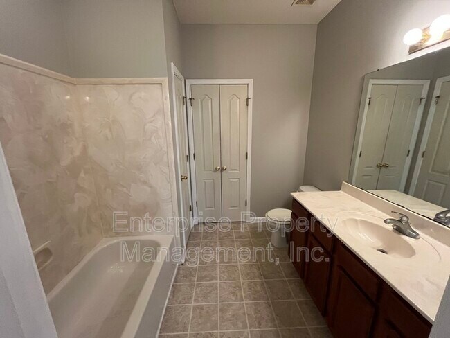 Building Photo - 10178 Sterling Ridge Dr
