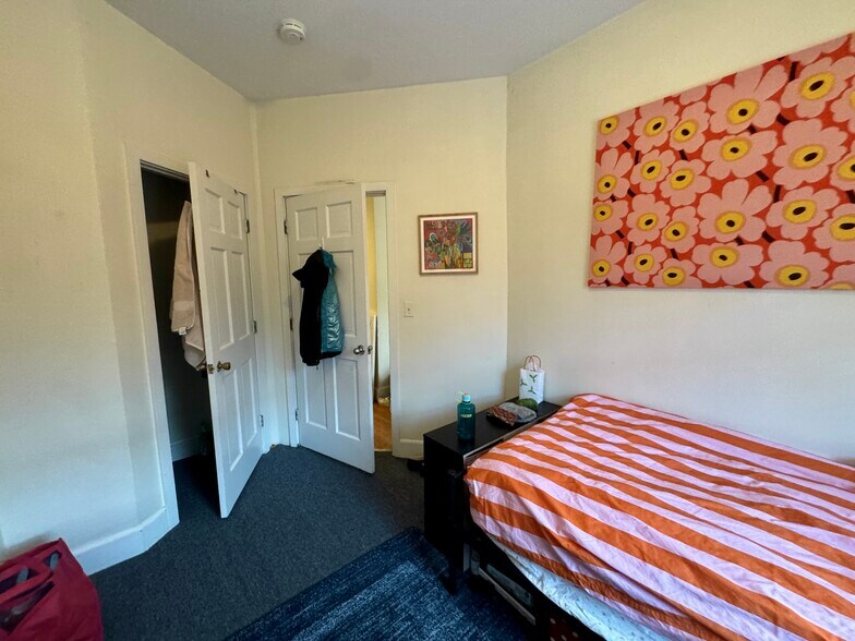 Building Photo - 616 Columbus Ave