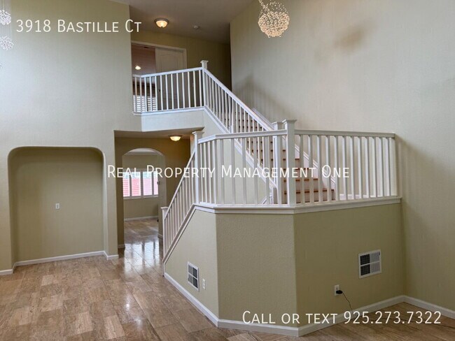 Building Photo - 3918 Bastille Ct