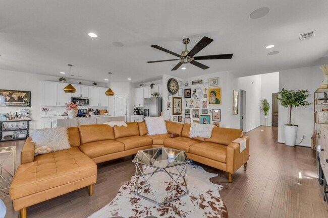 Building Photo - 306 Cold Spg Lp