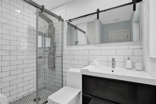 Building Photo - 5230 NE 20th Ave