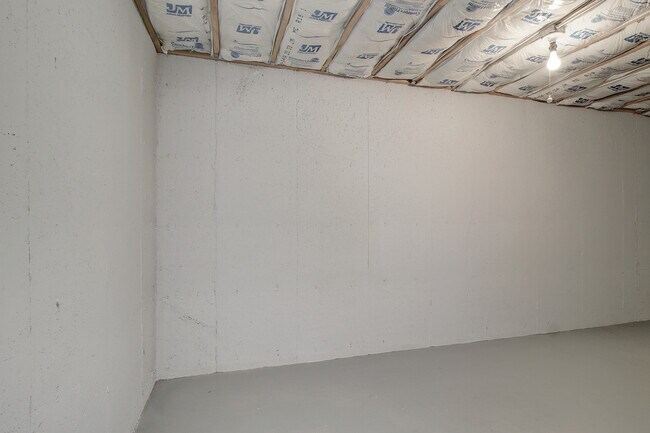 Building Photo - 403 E Main St