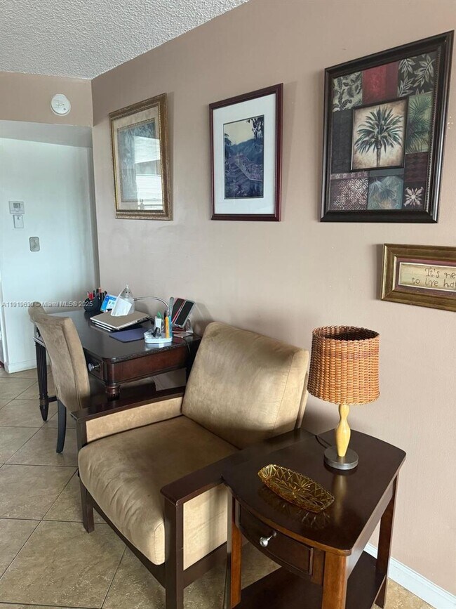 Building Photo - 8220 Sunrise Lakes Blvd