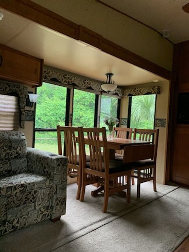 Building Photo - 1 Bed 1 Bath camper