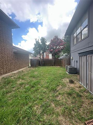 Building Photo - 1312 Golden Gate Dr