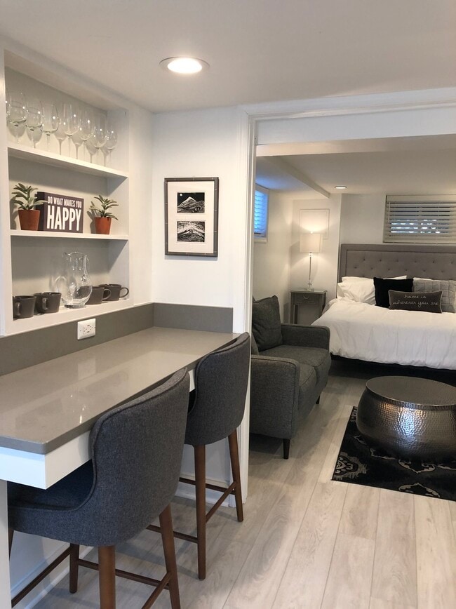 Basement apartment - 5151 MacArthur Blvd NW