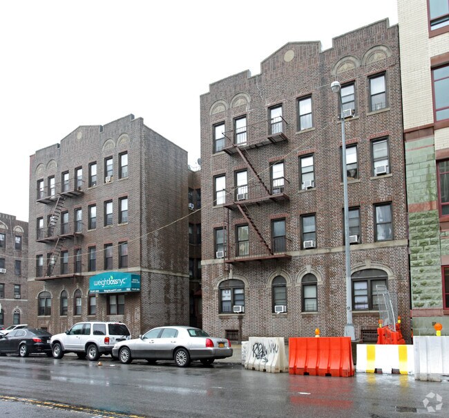 Building Photo - 7032 4th Ave
