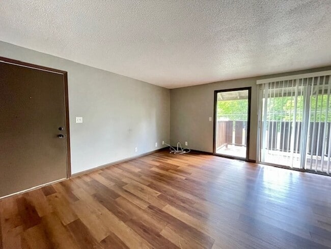 Building Photo - MADISON SCHOOLS - 2 Bedroom Available!