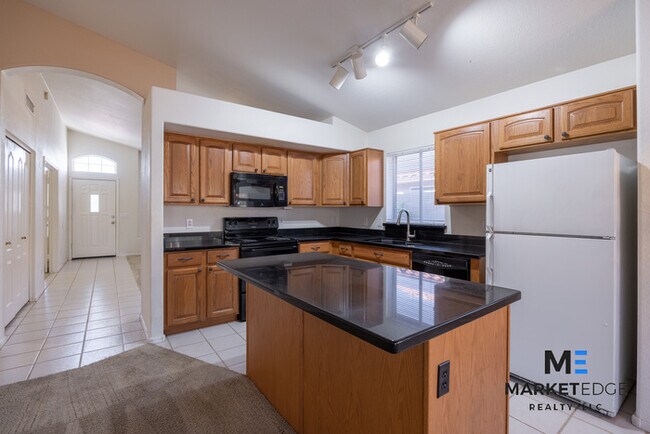 Building Photo - 3Bed/2Bath House at Beardsley/95th Ave! JO...