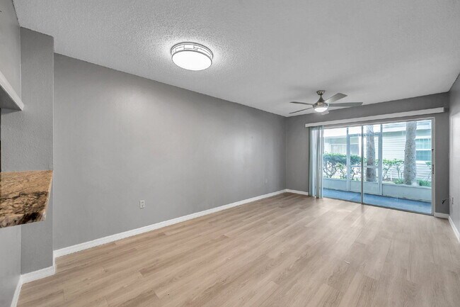 Primary Photo - Charming Condo in Stonesthrow – Modern Com...