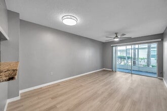Building Photo - Charming Condo in Stonesthrow – Modern Com...