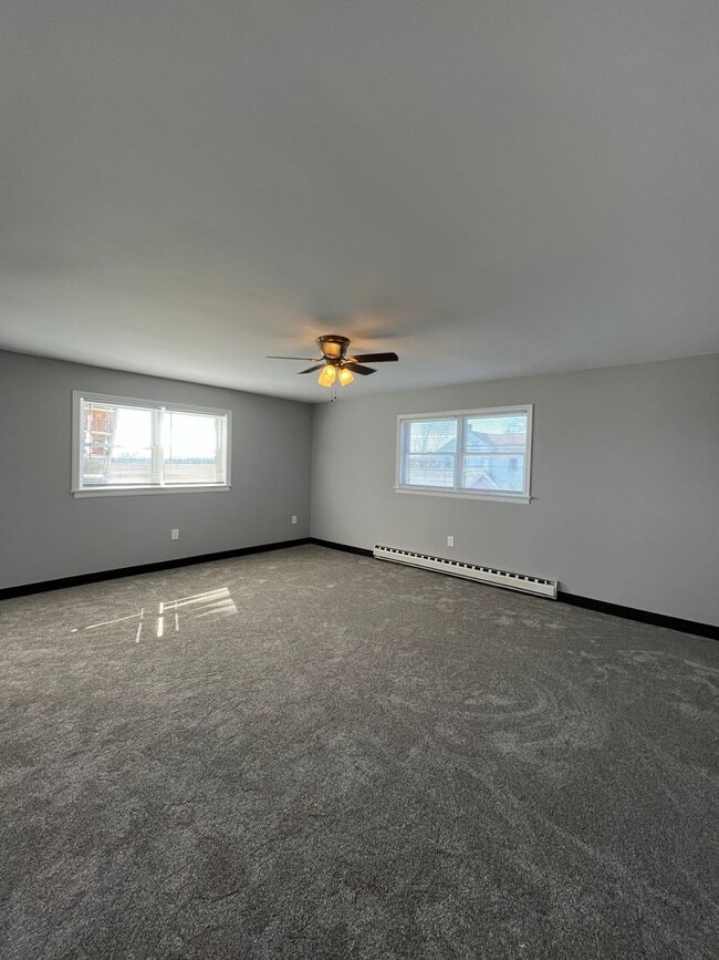 Building Photo - Spacious, bright and newly renovated 2nd-floor apartment available in Bath