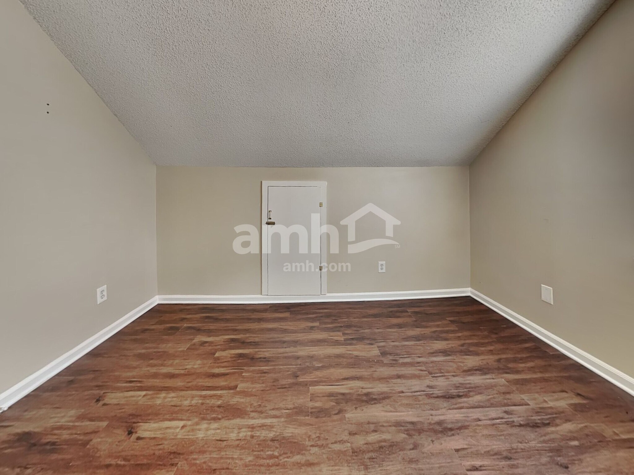 Building Photo - 8703 Coach Wood Ct
