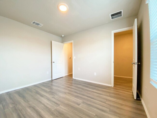 Building Photo - 15016 Upland Willow Rd
