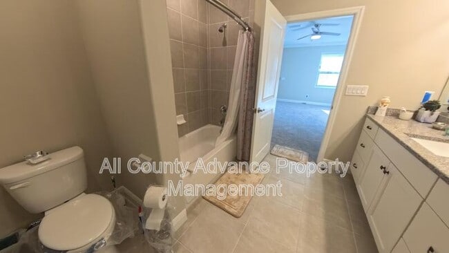 Building Photo - 2268 Spring Lake Ct