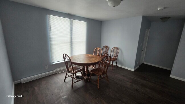 Building Photo - 2209 Central Ave