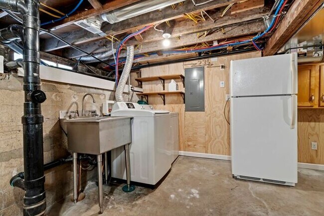 Building Photo - Liberty Wells 4 bed, 3 bath family home