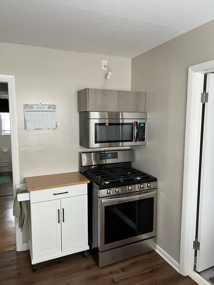 Building Photo - 143 N 63rd St