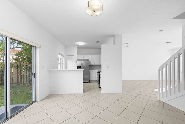 Building Photo - Bridgeport Villas