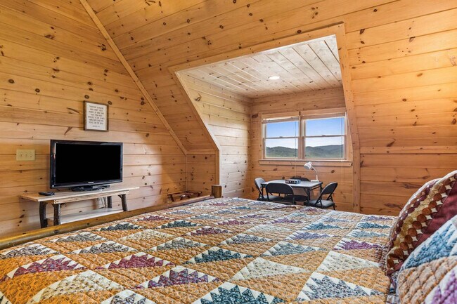 Building Photo - 121 Pontoosuc Dr