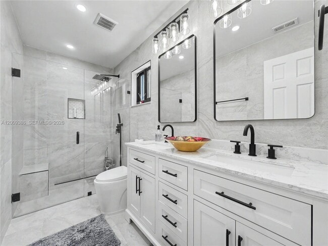 Building Photo - 6714 N Waterway Dr