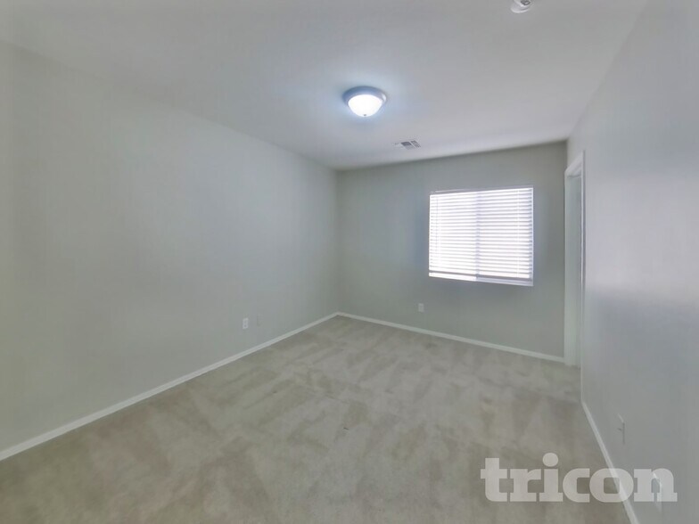 Building Photo - 5306 E Silverbell Rd