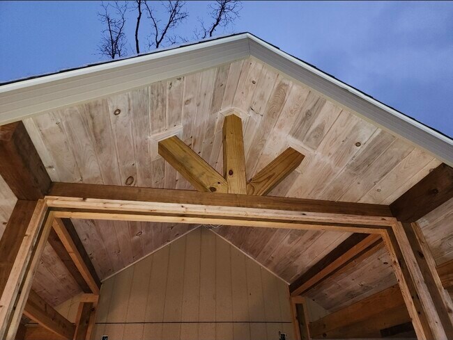 Building Photo - 10426 Vistula Rd