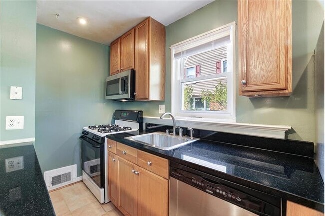 Building Photo - 2308 Mary Baldwin Dr