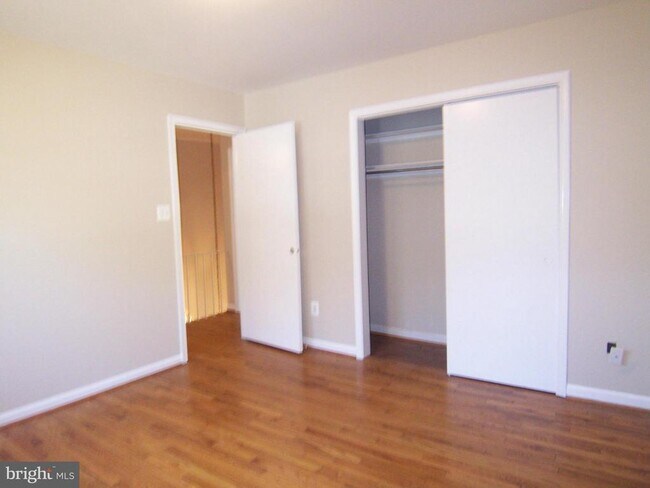 Building Photo - 8502 Lakinhurst Ln