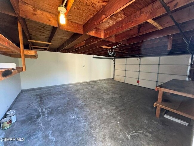 Building Photo - 2259 N Hietter Ave