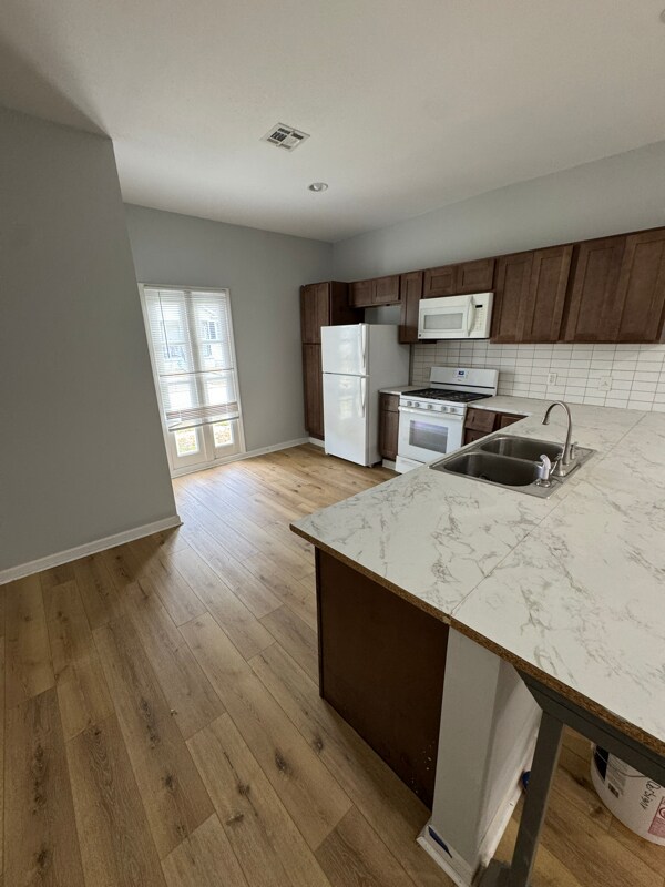 Building Photo - 3703 Derbigny St