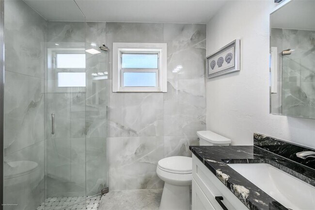 Building Photo - 149 Crescent Dr