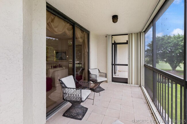 Building Photo - 5279 Fountains Dr S
