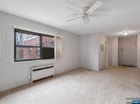 Building Photo - 420 Park Ave