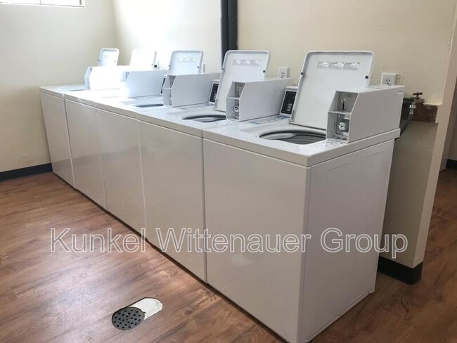 Building Photo - 1810 Jamestown Rd