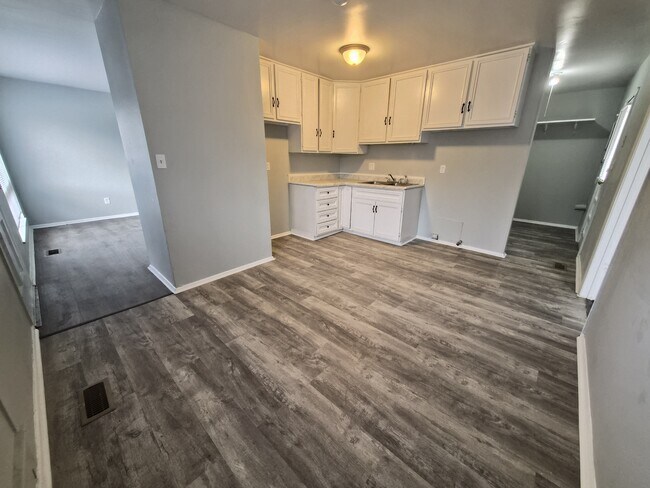 Building Photo - 3525 Luewan Ct